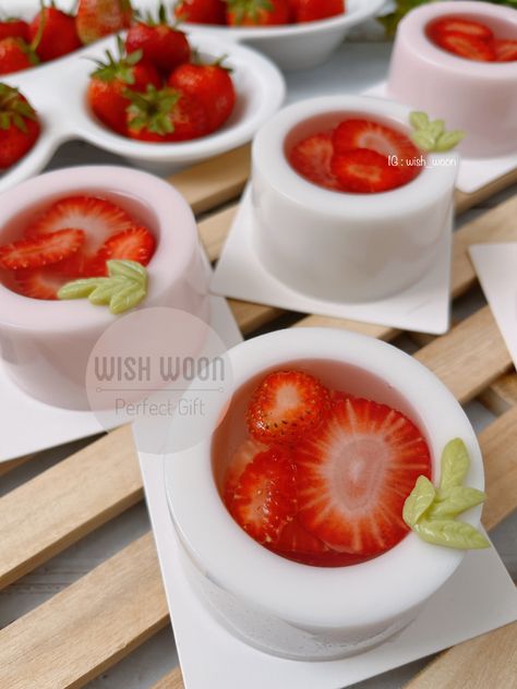 Jelly Fruit Cake, Jelly Ideas, Agar Jelly Cake, Jelly Fruit, Agar Jelly, Jello Cake, Jelly Cups, Jelly Cake, Agar Agar