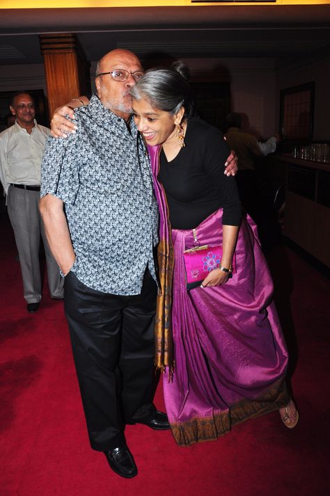 Shyam Benegal and Ratna Pathak Shah share a moment  at the Shyam Benegal Retrospective at Osianama at Liberty Shyam Benegal, Ratna Pathak, Kunal Kapoor, Naseeruddin Shah, 81st Birthday, Indie Style, Indie Fashion, Opening Ceremony, Birthday Cake