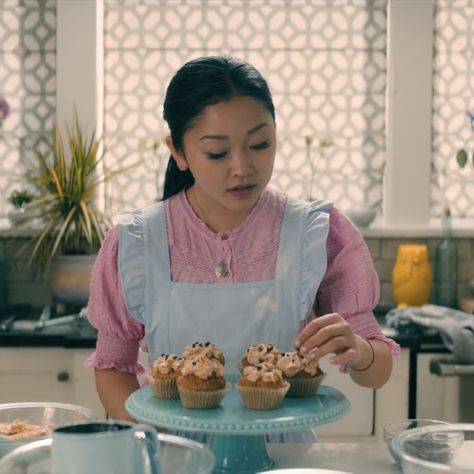 Cooking Aesthetic, Peter Kavinsky, Jean Peters, Chocolate Peanut Butter Cupcakes, Peanut Butter Cupcakes, Butter Cupcakes, Movies For Boys, Lana Condor, Lara Jean