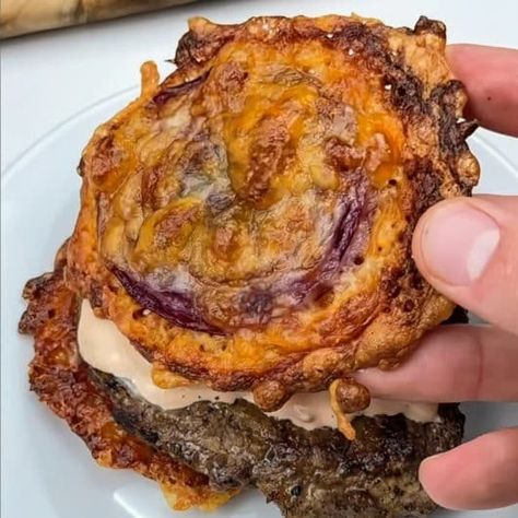 Keto Sliders Recipes Hamburger, Low Carb Hamburgers, Almond Flour Burger Buns, No Carb Burger, Keto In And Out Burger, Low Carb Chili Burgers, Burger With Onion Bun, Onion Burger In And Out, Low Carb Hamburger Buns