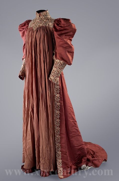 Tea gown, 1890’s (source: fripperiesandfobs) 19th Century Dress, 1890s Fashion, Tea Gown, 1800s Fashion, Aesthetic Dress, 19th Century Fashion, Victorian Clothing, Antique Dress, Vintage Gowns