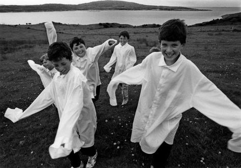 Yoji Yamamoto, Rare Fashion, Sound Of Music, Yohji Yamamoto, Photography Inspo, Black And White Photography, Photography Inspiration, Photo Book, Portrait Photography