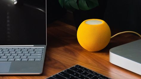 Homepod Mini Aesthetic, Homepod Mini, Apple Homepod, Apple Launch, Pod House, Things To Ask Siri, Apple Technology, Apple Home, Tech Hacks