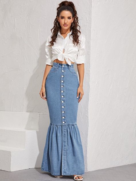 Denim Maxi Skirt Outfit, Jean Skirt Outfits, Skirt Inspiration, Long Skirt Outfits, Denim Skirt Outfits, Denim On Denim, Long Denim Skirt, Maxi Skirt Outfits, Denim Skirt Women