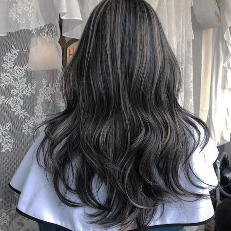 Micro Highlights On Dark Hair, Dark Ash Hair Color, Ash Tone Hair, Balyage Long Hair, Color For Black Hair, Black Hair Balayage, Korean Hair Color, Dark Brunette Hair, Ash Hair Color