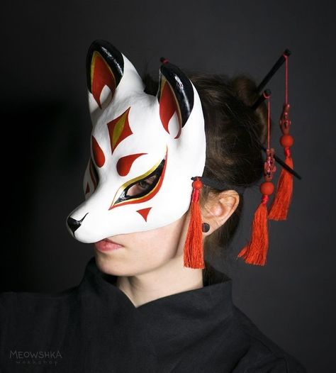 Mascara Oni, Japanese Fox, Kitsune Mask, Mask Drawing, 일본 패션, Japanese Mask, Fox Mask, Cool Masks, Cat Mask