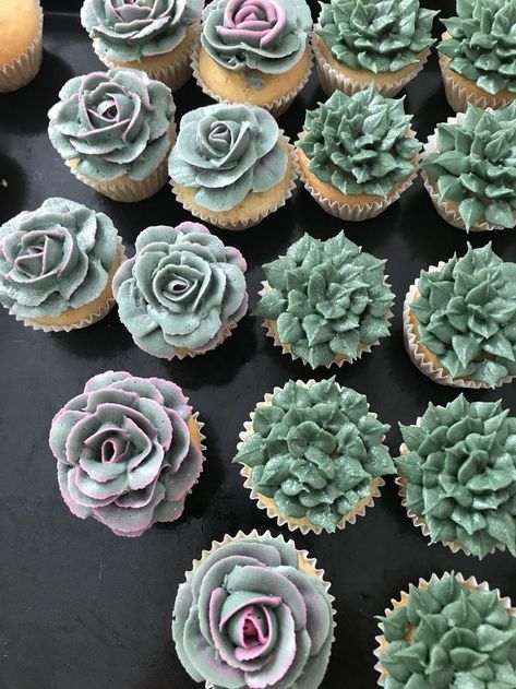 Succulent Bridal Shower Theme!! The new trend for celebrations is succulents #succulents #wedding #bridalshower #celebration #summertime #succulentplant #themedparties #theme #woman Succulent Wedding Cakes, Succulents Wedding, Succulent Cupcakes, Succulent Cake, Cactus Cake, London Cake, Cupcakes Decorados, Succulent Wedding, Pumpkin Cake