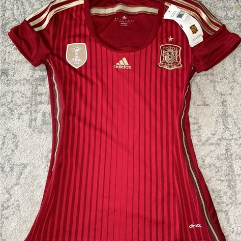 Nice Women’s Soccer Jersey Size Small New With Tags. From 2014/2015, Official Jersey For Spain. Jersey With Leggings Outfits, Spain Jersey Outfit, Soccer Jersey Outfit Women, Spain Jersey, Soccer Jersey Outfit, Jersey Outfits, Poshmark Clothes, Short Skirts Outfits, Nice Women