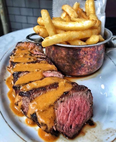 Food | Tasty | Recipe on Instagram: “Steak Frites and Peppercorn Sauce! Omg! 🤤 Follow us @MOUTHWATERFOOD for more Food❣️ 📷: @ariandthefoodie Tag a Hungry Friend!👇 . #steakfries…” Meat Diet, Steak Frites, Foodie Recipes, Food Obsession, Cafe Food, Pretty Food, Food Cravings, I Love Food, Amazing Food