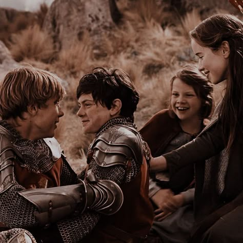 Narnia Kings And Queens, Chronicals Of Narnia Aesthetic, The Chronicles Of Narnia Aesthetic, Edmund Pevensie Aesthetic, Chronicles Of Narnia Aesthetic, Narnia Pictures, Narnia 4, Narnia Wallpaper, Narnia Aesthetic