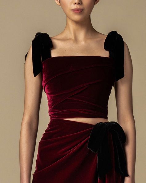 Velvet Drape Dress, Velvet Bustier, Edgy Dress, Velvet Clothes, Women Fashion Edgy, Fashion Sketch, Burgundy Velvet, Velvet Top, Velvet Fashion