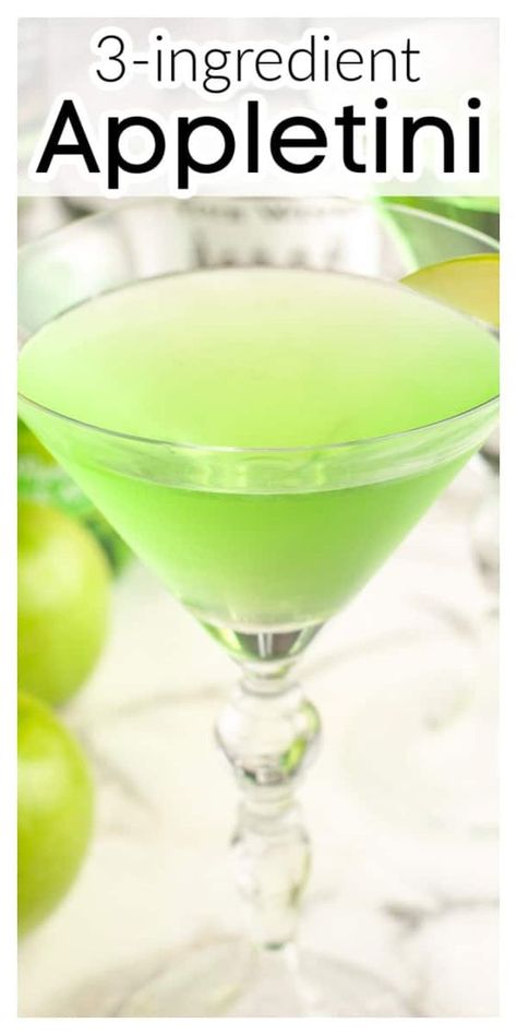 Apple Schnapps Drinks, Apple Martini Recipe Vodka, Green Apple Martini Recipe, Sour Apple Martini, Appletini Recipe, Martini Recipes Easy, Martini Recipes Vodka, Apple Cocktail, Martinis Drinks