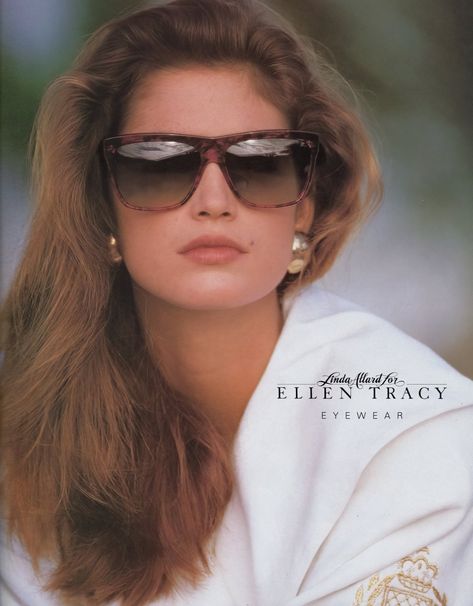 80s Sunglasses, Runway Fashion Couture, 90s Supermodels, Vogue Us, 90s Hairstyles, Kaia Gerber, Photography Poses Women, Cindy Crawford, Ellen Tracy