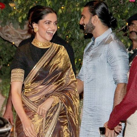 Deepika Traditional Outfits, Deepika Padukone Golden Saree, Ganesh Chaturthi Saree Look, Most Expensive Saree, Deepika Padukone In Traditional, Deepika Padukone In Sarees, Ranveer Singh Traditional Wear, Deepika Padukone Gold Jewellery, Deepika Blouse Design