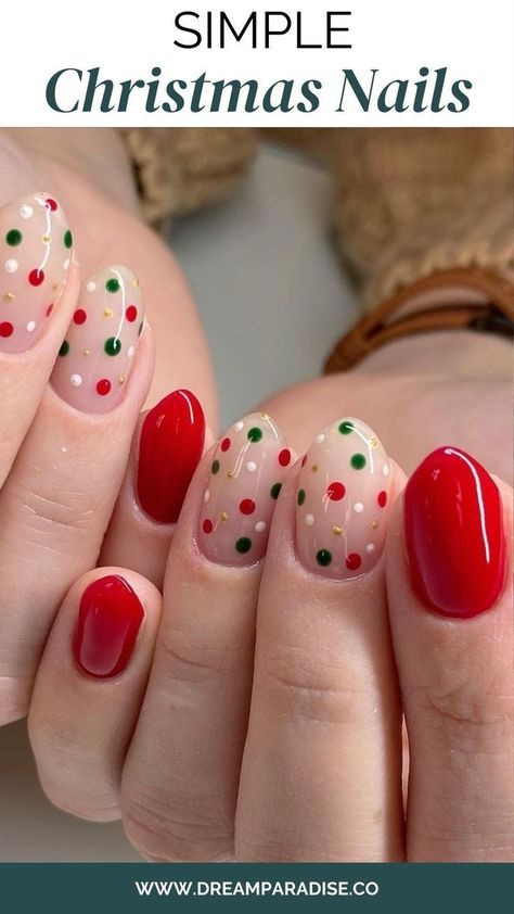 Simple Christmas Nails, Christmas Nail Designs Easy, Nail Noel, Kutek Disney, Holiday Nails Christmas, Christmas Nails Easy, Cute Christmas Nails, Christmas Gel Nails, Simple Gel Nails