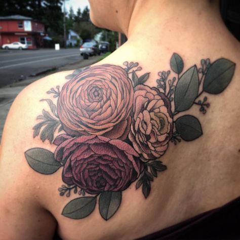 ranunculus. little too "round" for me Ranunculus Tattoo, Neat Tattoos, Ranunculus Flower, Shoulder Blade Tattoo, Tattoo Time, Tattoo Flowers, Wonderland Tattoo, Family Tattoo, Peonies Tattoo