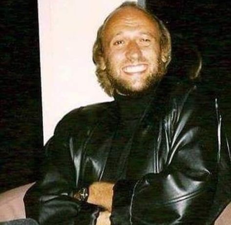 Maurice Gibb 60s, Bill Gibb 1970s, Bee Gees How Deep Is Your Love, Barry Gibb Children, Robin Gibb Rare, Maurice Gibb, Bee Gees, Leather Jacket, Bee