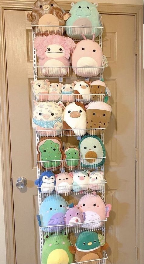 Where To Put Your Squishmallows In Your Room, Storage For Squishmallows, Squishmallows Room Decor, Diy Squishmallow Storage, Ways To Store Squishmallows, Squishmallow Net Aesthetic, Squishmellow Organization, Squishmallows Organization, Squishmallow Display Ideas