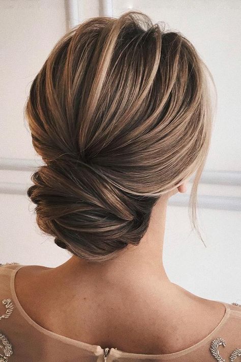 Updos For Medium Hair Wedding, Medium Hair Wedding, Wedding Updos For Medium Hair, Hair Elegant, Low Chignon, Wedding Hair Up, Wedding Updos, Guest Hair, Messy Updo