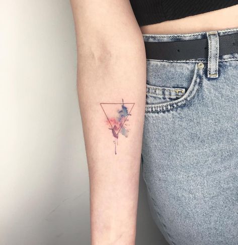 Geometric Watercolor Tattoo, Watercolor Geometric, Tattoo Minimalist, Goddess Tattoo, Minimalist Watercolor, Fine Line Tattoos, Tattoo Tattoo, Line Tattoos, Piercing Tattoo