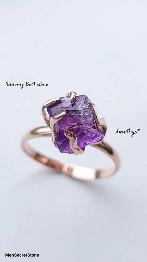 Amythest Jewelry, Lilac Colour, Amethyst Ring Engagement, Raw Crystal Jewelry, Purple Rings, Ring Purple, Crystal Amethyst, Jewelry Mens, Jewelry Gift Ideas