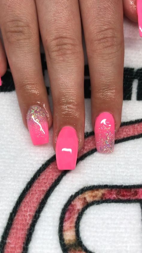 Hot Pink Disney Nails, Hot Pink Nails With Design Neon, Hot Pink Design Nails, Hot Pink Nails With Design Glitter, Hot Pink And Glitter Nails, Hot Pink Summer Nails Designs, Nails Fucsia Hot Pink, Hot Pink Nails With Design Summer, Neon Pink Nails With Glitter