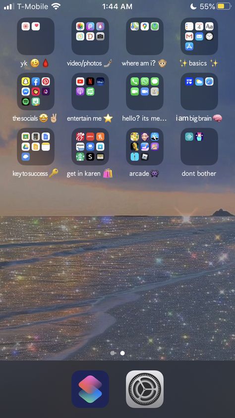 How To Organize Ur Phone, Organize Apps, Organize Phone, Organize Phone Apps, Phone Things, Iphone Home Screen Layout, Ways To Organize, Cd Art, Iphone Organization