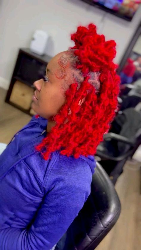 Butterfly Locs Braids, Dreads Black Women, Weave Bob Hairstyles, Weave Bob, Short Box Braids Hairstyles, Short Red Hair, Butterfly Locs, African American Braids, Protective Hairstyles For Natural Hair