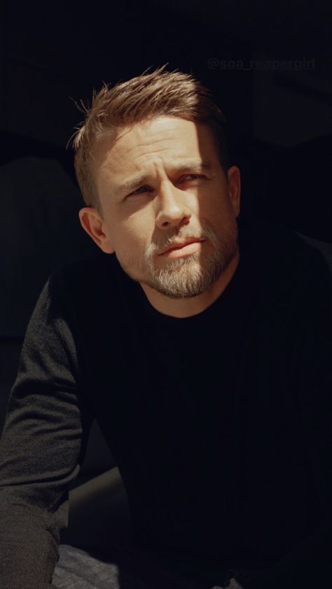 Charlie Hunnam Aesthetic, Bobby Brown Stranger Things, Jax Teller, Ideal Man, Charlie Hunnam, Hollywood Actor, Film Serie, Good Looking Men, Actors & Actresses