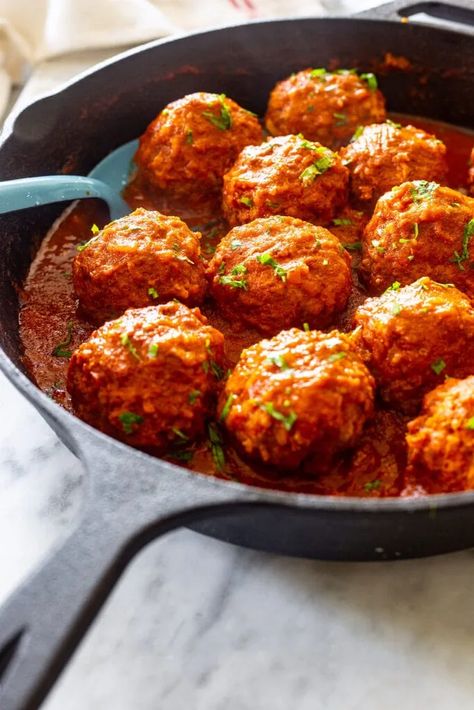 Albondigas en Chipotle Sauce Weekly Meal Ideas, Mexican Entrees, Picadillo Recipe, Italian Recipes Appetizers, Spicy Meatballs, Mexican Sauce, Meatball Sauce, Healthy Meal Plan, Food Recipes Easy