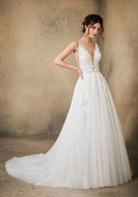 Rosa Wedding Dress Dresses For Small Bust, Wedding Dresses For Small Bust, Short Bride, Essense Of Australia, Floral Wedding Dress, Dresses Boho, Dress Mermaid, Womens Prom Dresses, Designer Bridal Gowns