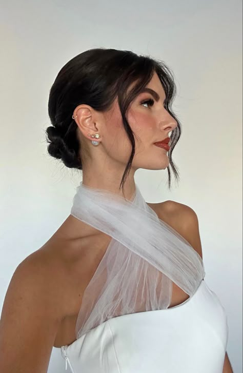 @andrianaxpekun Clean Bun Hairstyles, Clean Bun, Hairstyles Classy, Elegant Buns, Prom Buns, Classy Makeup, Long Shiny Hair, Elegant Bun, Classy Hairstyles