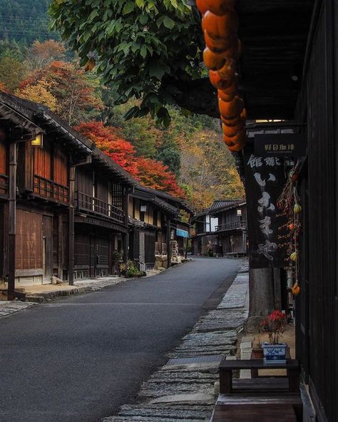 Beauty Of Japan 日本の美しさグループ | Tsumago~ juku, Located in Nagiso, Nagano Prefecture, Tsumago-juku is the 42nd of the 69 post towns on the Nakasendō, a trade route that stretched ove... | Facebook Nagano Japan, Beauty Of Japan, Japan Architecture, Nagano, Japan, Architecture, Travel, Beauty