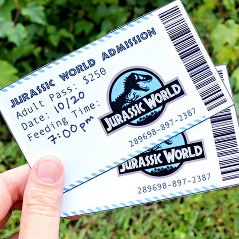 Fun invitations, activities and food ideas for the a date based on the Jurassic World movie! Have a DINO-MITE evening with this dinosaur date night! Jurassic Park 1st Birthday Party, Birthday Party Food For Kids, Fête Jurassic Park, Party Food For Kids, Jurassic Park Birthday Party, Jurassic World Movie, Jurassic Park Party, Dinosaur Birthday Theme, Kids Birthday Party Food