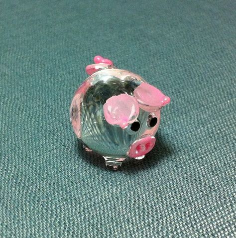 pork the piglet - Google Search Beads Of Courage, Baby Pig, Pig Figurines, Cute Pig, Bear Crafts, Baby Pigs, Animal Cute, Handmade Glass Beads, Glass Figurines