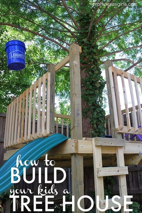 Build a treehouse filled with everything a child dreams of -- even in a small space. Pallet Tree Houses, Build A Tree House, Space Tree, Pallet Tree, Tree Fort, Tree House Plans, Tree House Diy, Build House, House Tree