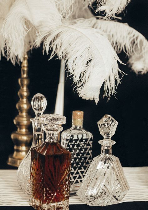 Roaring 20s Home Decor, Gatsby Party Decorations 1920s, The Roaring 20s Aesthetic, Haunted Speakeasy, Roaring 20s Aesthetic, Prohibition Wedding, Speakeasy Lounge, Roaring 20s Party Decorations, 20s Party Decorations