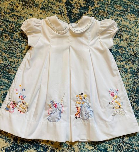 Disney Smocked Outfits, Smocked Outfits, Vintage Kids Clothes, Designer Baby Clothes, Vintage Baby Clothes, Baby Closet, Baby Fits