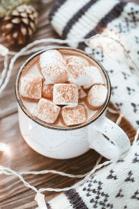 Hot Cocoa Aesthetic, Cocoa Aesthetic, Marshmallow Aesthetic, Cocoa Marshmallow, Hot Chocolate And Marshmallows, Hot Chocolate With Marshmallows, Chocolate With Marshmallows, Christmas Hot Chocolate, In A Mug