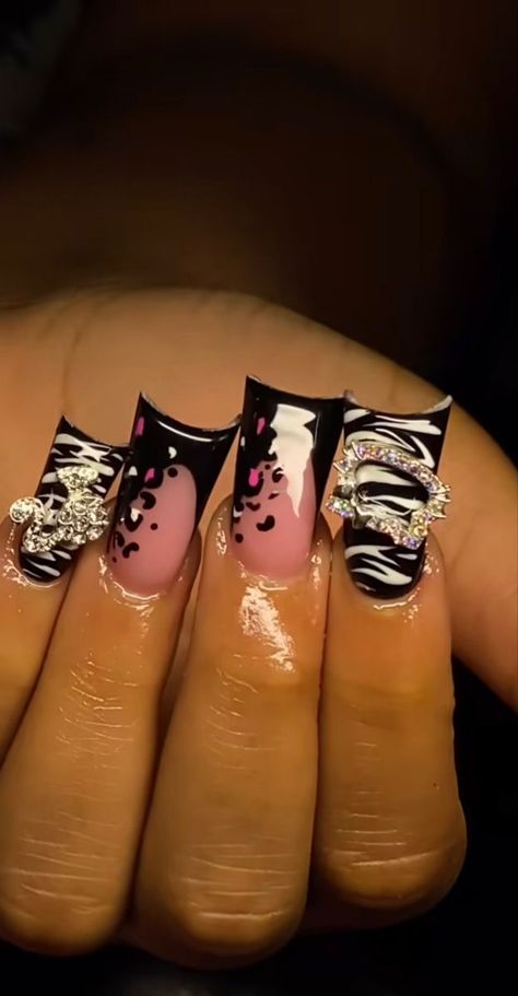 Duck Nails Acrylic, Bedazzled Nails, Wigs Hairstyles, Fye Nails, Nail Goals, 2023 Nails, Punk Nails, Duck Nails, Birthday Makeup