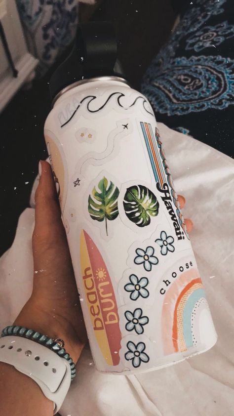 Water Bottle Art, White Water Bottle, Surf Stickers, Hydro Flask Water Bottle, Trendy Water Bottles, Diy Water Bottle, School Bag Essentials, Bottle Ideas, Cute Water Bottles