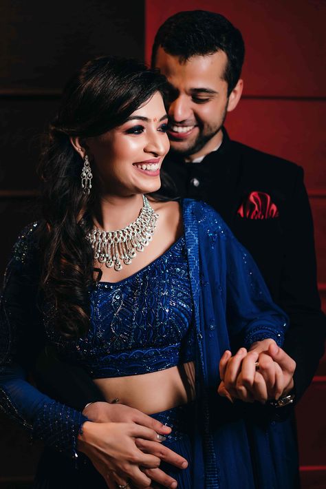 Poses For Married Couples Indian, Sangeeth Photography Ideas, Indian Treditional Photoshoot Couple, Lehanga Couple Poses, Couple Weeding Pose, Indian Couple Photography Poses Married, Couple Poses Traditional Indian, Couple Poses Indian Engagement Photos, Sangeet Couple Poses