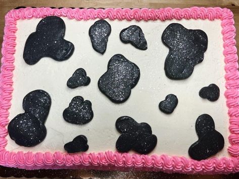 Hot Pink And Cow Print Cake, Cow Sheet Cake Birthday, Cow Print Sheet Cake, Cow Sheet Cake, Cow Print Cake, Cow Print Cakes, Cow Print Birthday, Cowgirl Cakes, Cow Cake