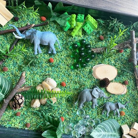 Jungle Animals Preschool, Homemade Christmas Decor, Christmas Decor Easy, Playroom Boys, June Activities, Elephant World, Sensory Kits, Sensory Crafts, Fall Arts And Crafts