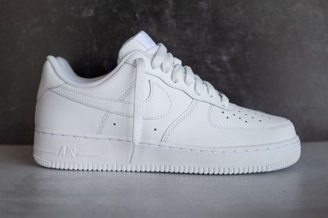 Air Force Shoes, Nike Shoes Air Force, White Nike Shoes, Dr Shoes, All Nike Shoes, Nike Air Shoes, Cute Nike Shoes, Nike Air Force 1 07, Nike Basketball Shoes