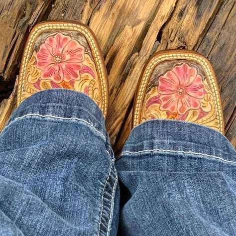 Tooled Leather Boots, Mexican Boots For Women, Mexican Botas, Cowgirl Boots With Flowers, Mexican Cowboy Boots, Tooled Boots, Floral Cowgirl Boots, Vaquera Boots, Floral Cowboy Boots