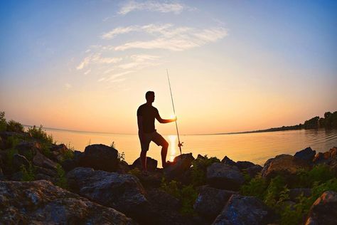 Fishing Senior Pictures, Fishing Silhouette, Photography Silhouette, Senior Picture Props, Senior Photos Boys, Senior Boy Poses, Fish Silhouette, Fishing Photos, Senior Portrait Poses