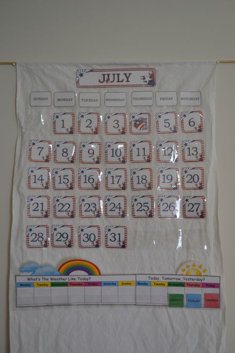 Diy Pocket Calendar, Weather Like Today, Diy Pocket, Preschool Alphabet, Pocket Calendar, Diy Calendar, Plastic Pouch, Teaching Skills, Pocket Chart