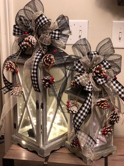 Buffalo Check Decor Christmas, Christmas Latern Decorations Xmas, Christmas Checkered Decor, Buffalo Plaid Christmas Trees, Christmas Diy 2023, Buffalo Check Decor, Black And Red Christmas, Buffalo Plaid Christmas Decorations Diy, Buffalo Christmas Decor