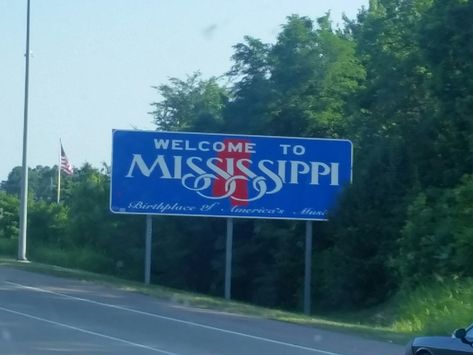 Hello Mississippi. .@ Southaven, Ms. 6/10/18 Mississippi Aesthetic, U God, Dream Future, Mississippi, Highway Signs, Road Trip, Quick Saves